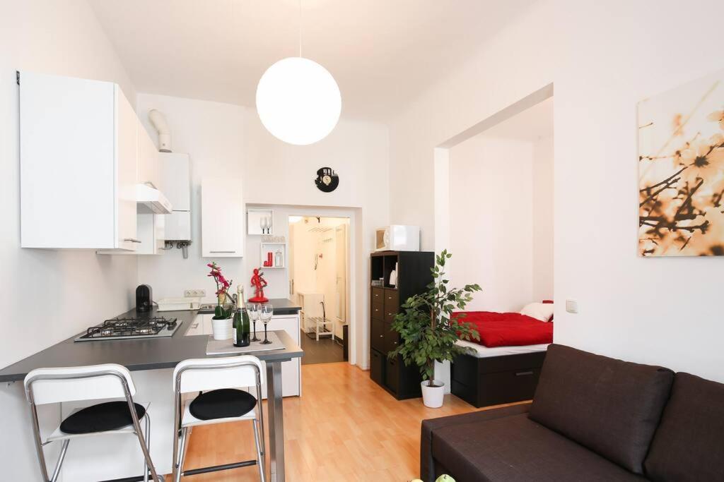 NEW ShalalaLiving Vienna - Apartment 02 - Meidlinger Markt Eksteriør bilde